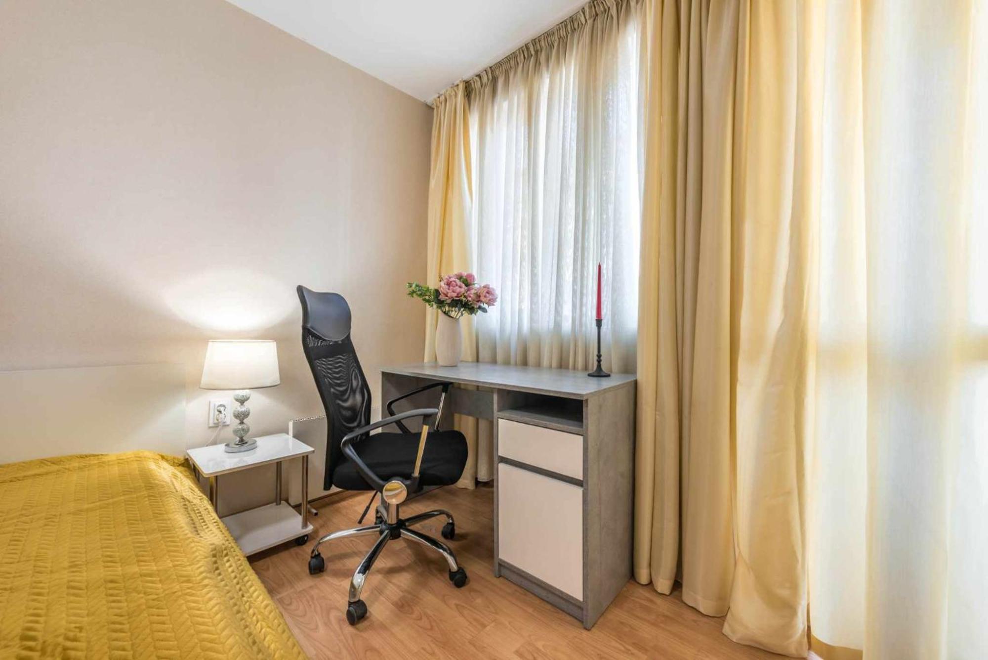 Red Velvet Apartment Варна Екстериор снимка