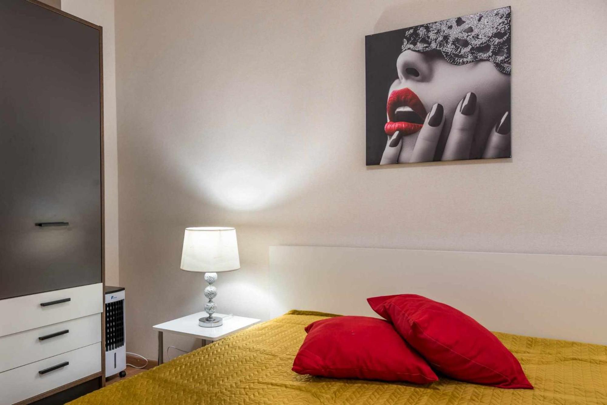 Red Velvet Apartment Варна Екстериор снимка
