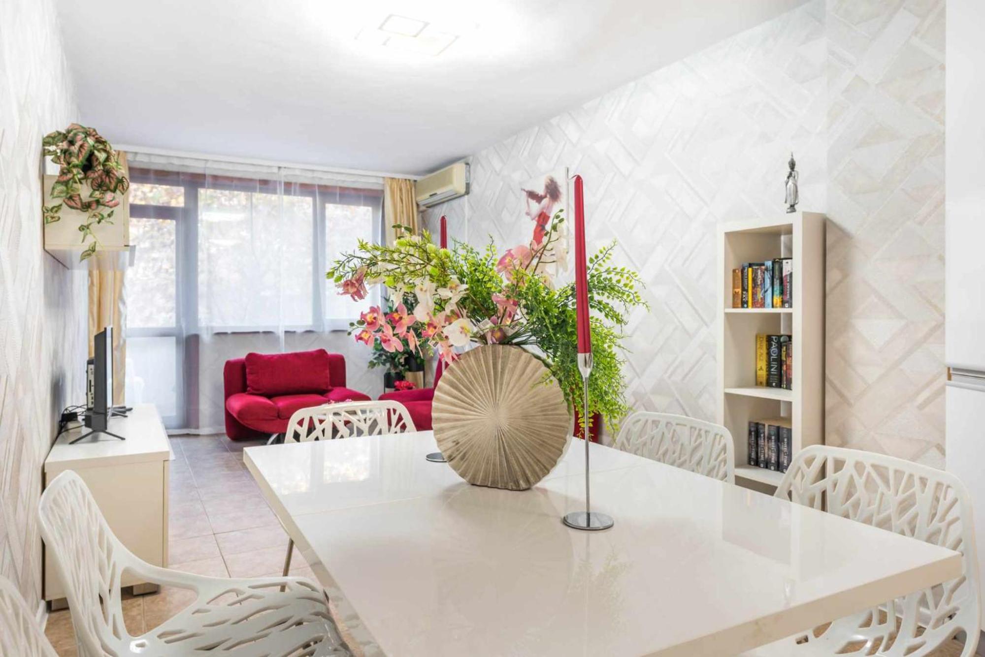 Red Velvet Apartment Варна Екстериор снимка